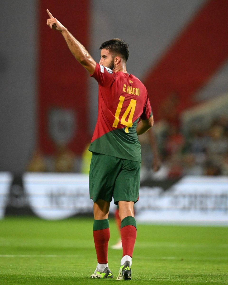 包含葡萄牙队大胜卢森堡，实现欧预赛三连胜的词条