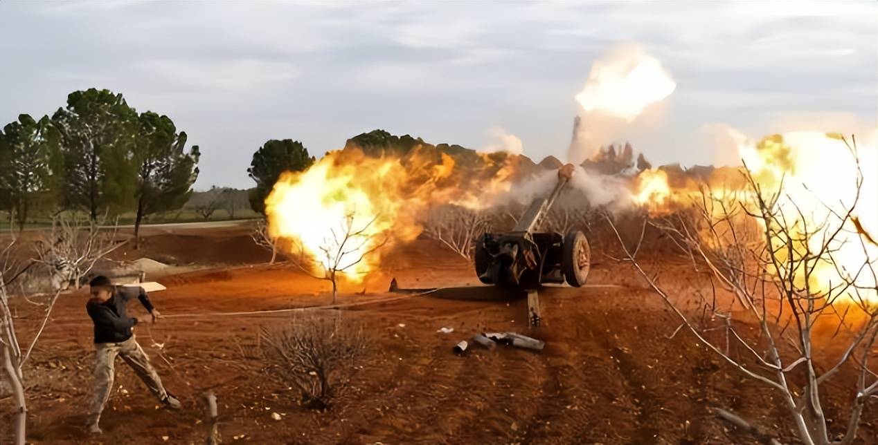 沙尔克遭遇主场失利,陷入连败泥沼 沙尔克遭遇主场失利,陷入连败泥沼