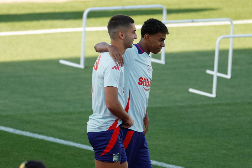 爱游戏娱乐-关于西班牙队在欧国联比赛中表现出色，实力强劲的信息