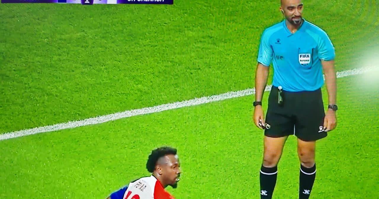 双方球队在比赛中白刃相见,场面火爆的简单介绍 双方球队在比赛中白刃相见,场面火爆的简单介绍