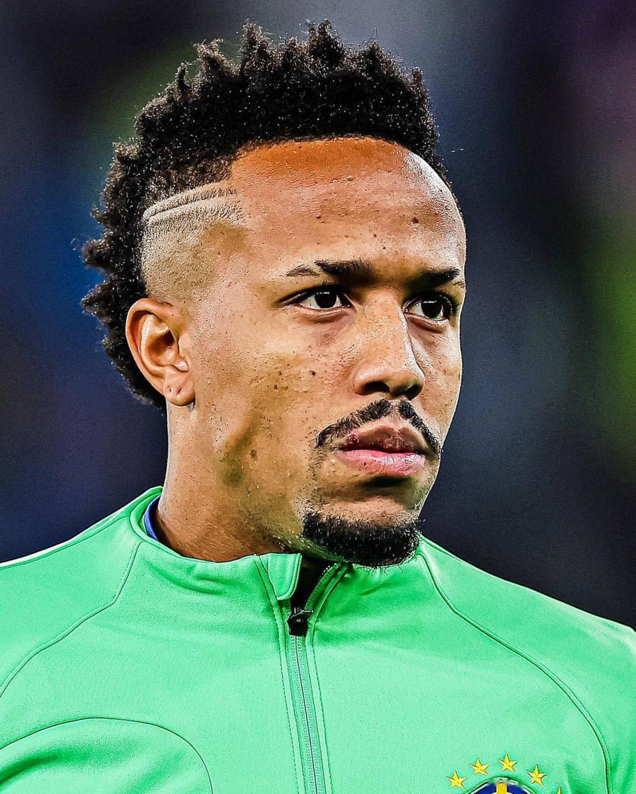 包含里昂中场技术出色,切入、传球皆具威胁性的词条 包含里昂中场技术出色,切入、传球皆具威胁性的词条