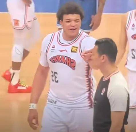 关于弗兰克福队伤病潮袭来,困扰不断的信息 关于弗兰克福队伤病潮袭来,困扰不断的信息