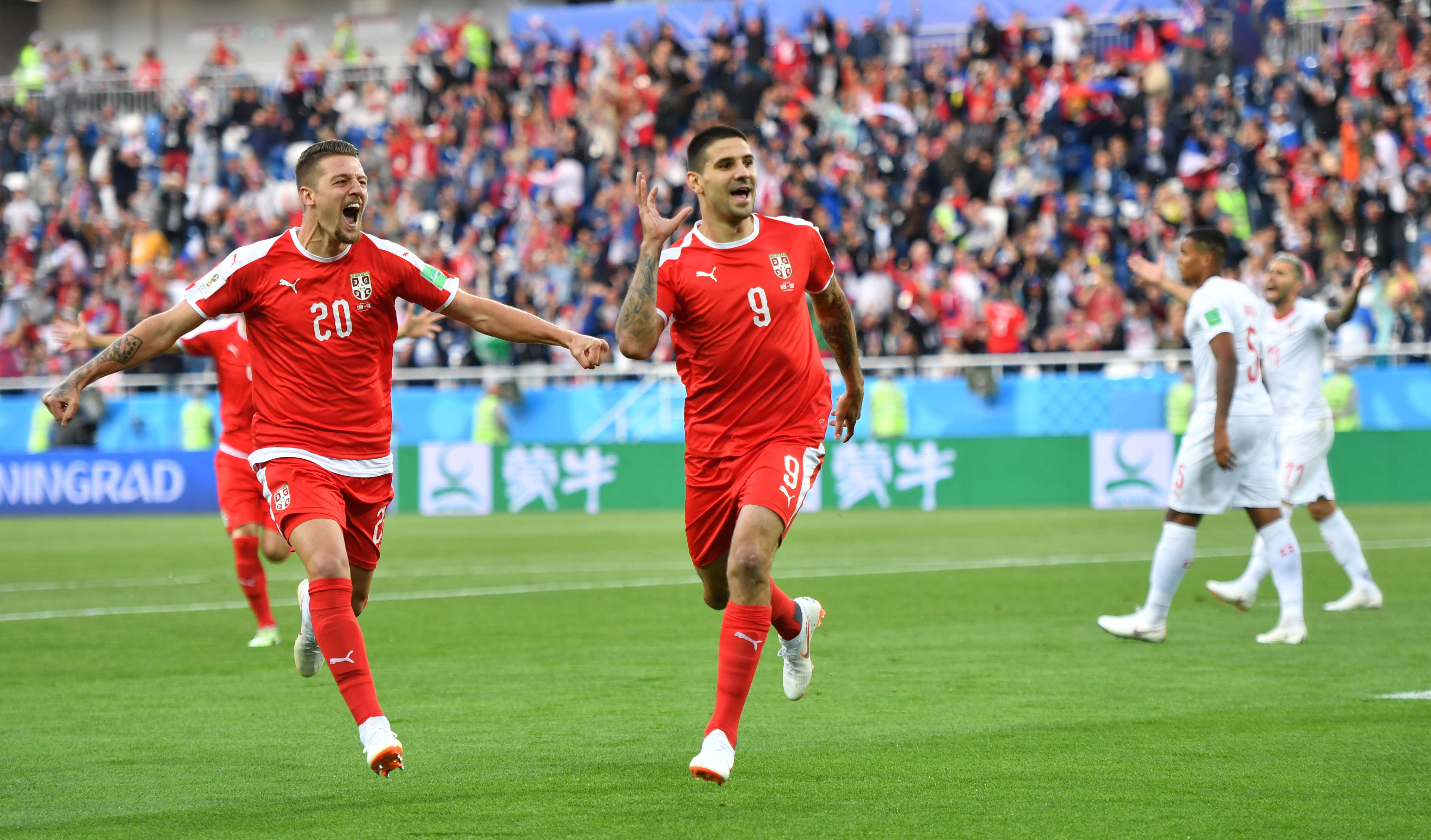 门兴格拉德巴赫防线失误频频,球队成绩不佳 门兴格拉德巴赫防线失误频频,球队成绩不佳