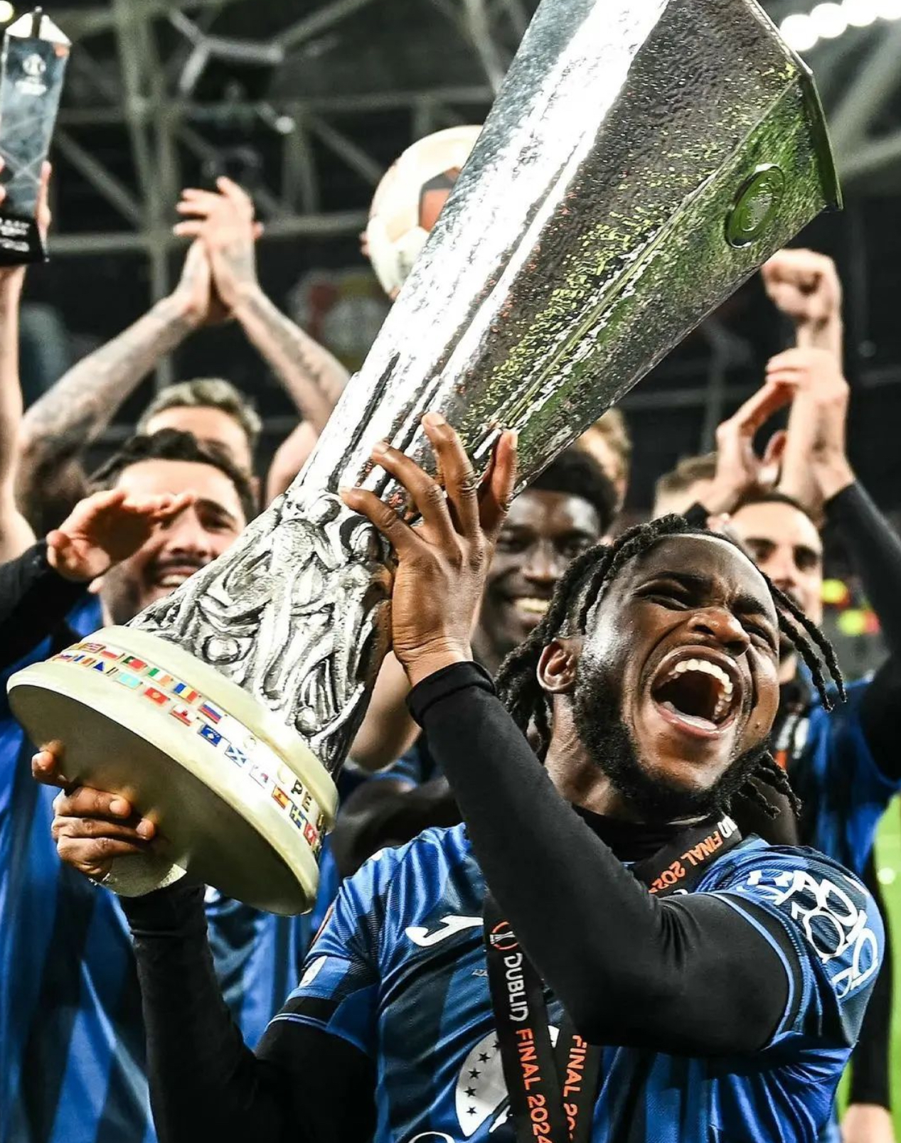 爱游戏-阿曼球队殊死一战，取得压倒性胜利