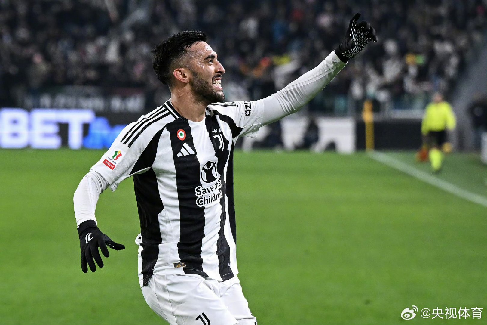 爱游戏体育-尤文图斯客场胜出，保持不败势头