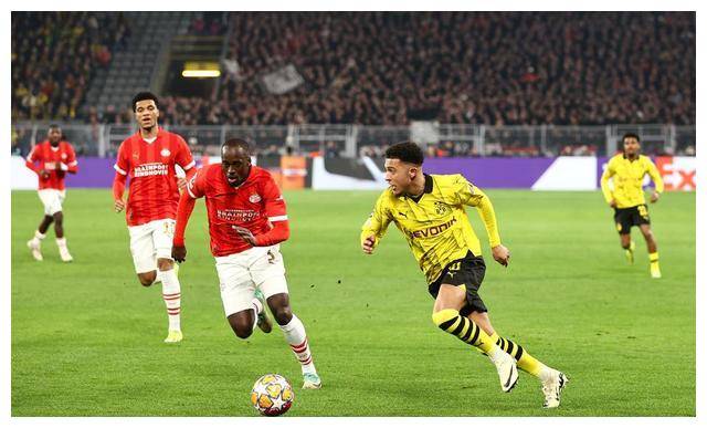 爱游戏在线-包含双方交手激烈，德甲豪门遭遇平局的词条