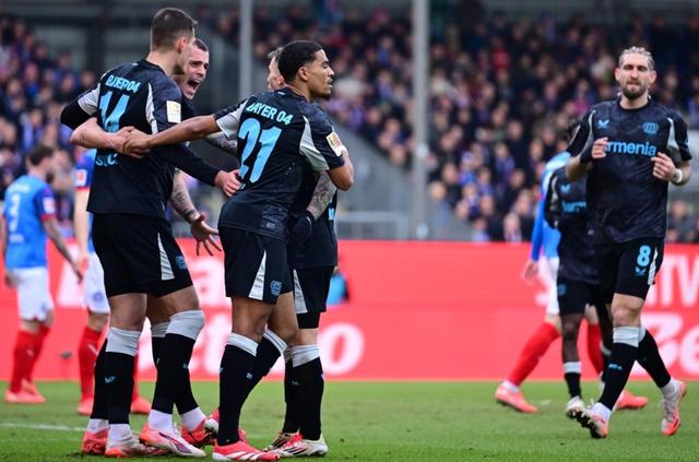 包含双方交手激烈,德甲豪门遭遇平局的词条 包含双方交手激烈,德甲豪门遭遇平局的词条