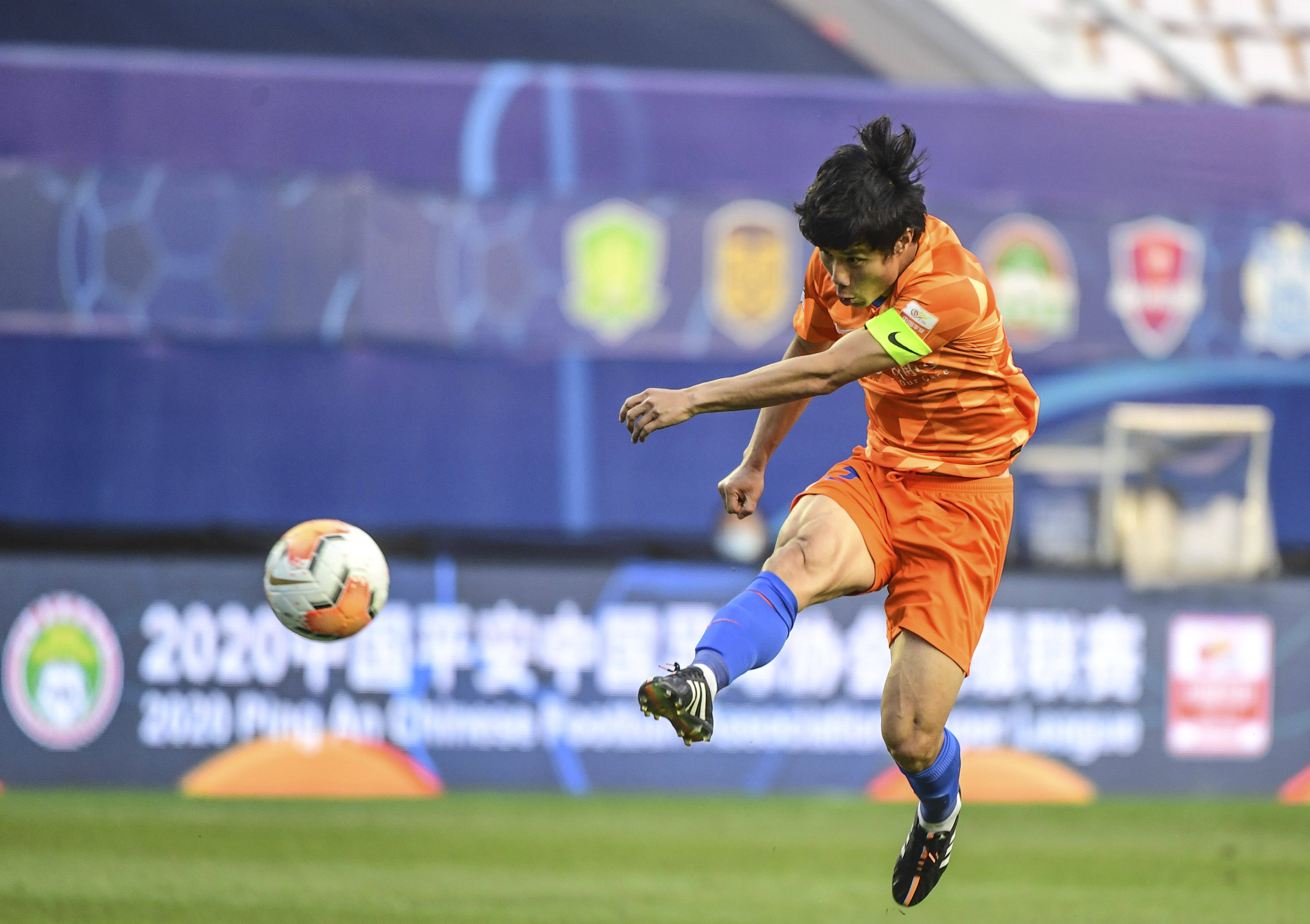 包含卡佩罗调整阵容，富力客场战平鲁能的词条