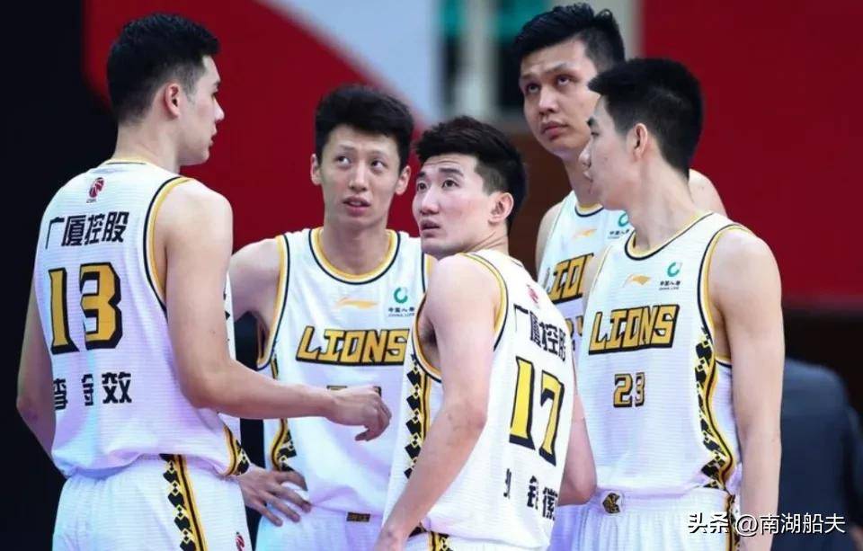 湖南男篮队员表现神勇，豪取比赛胜利