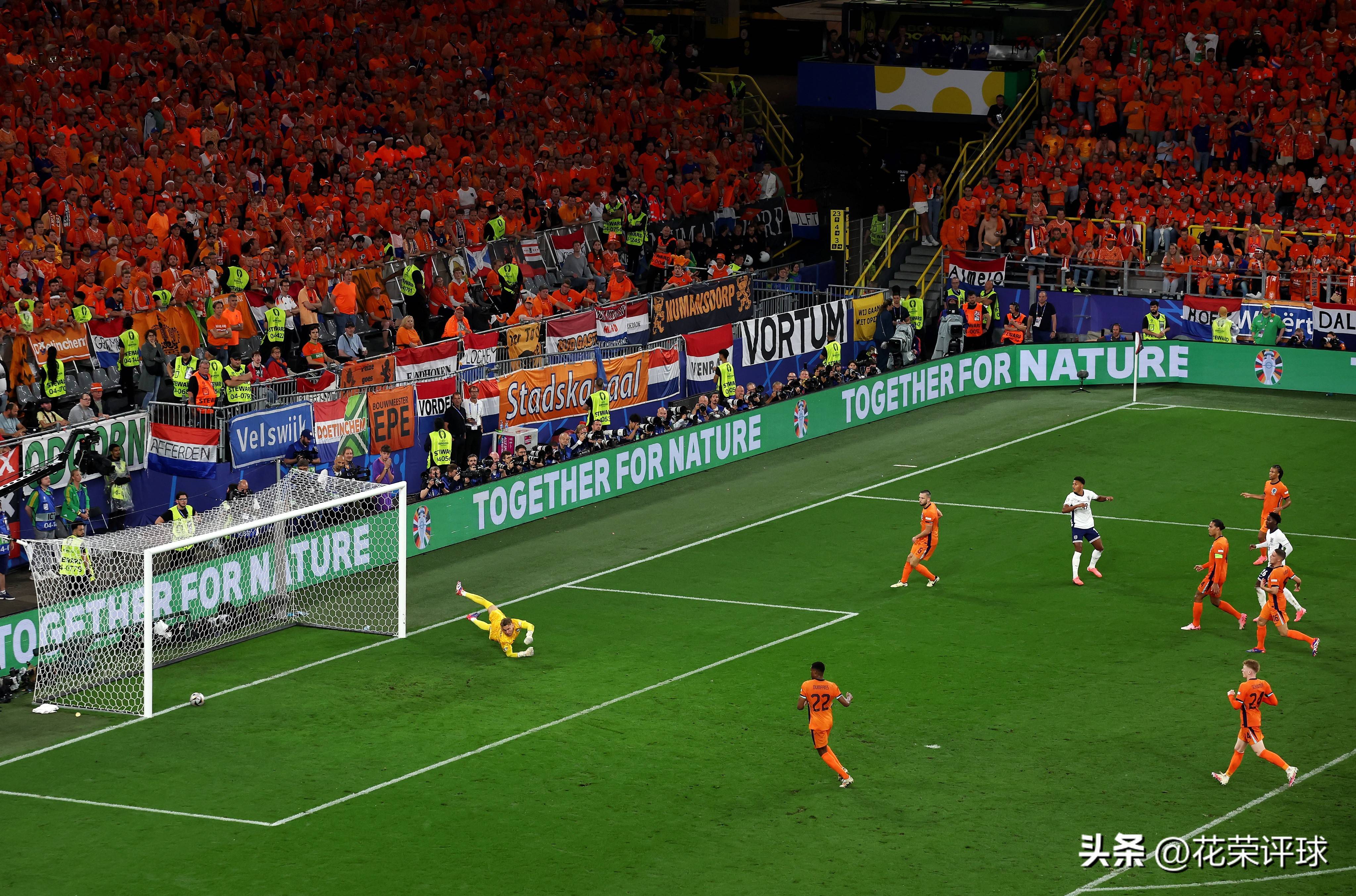 爱游戏官网-包含火爆开赛！欧洲杯资格赛揭开激烈角逐序幕的词条