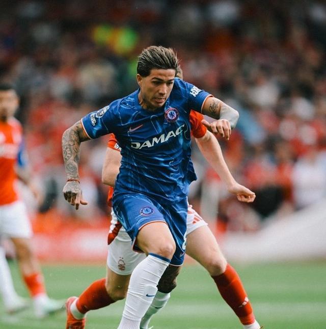 爱游戏在线-切尔西客场取胜，蓝军稳固领先优势