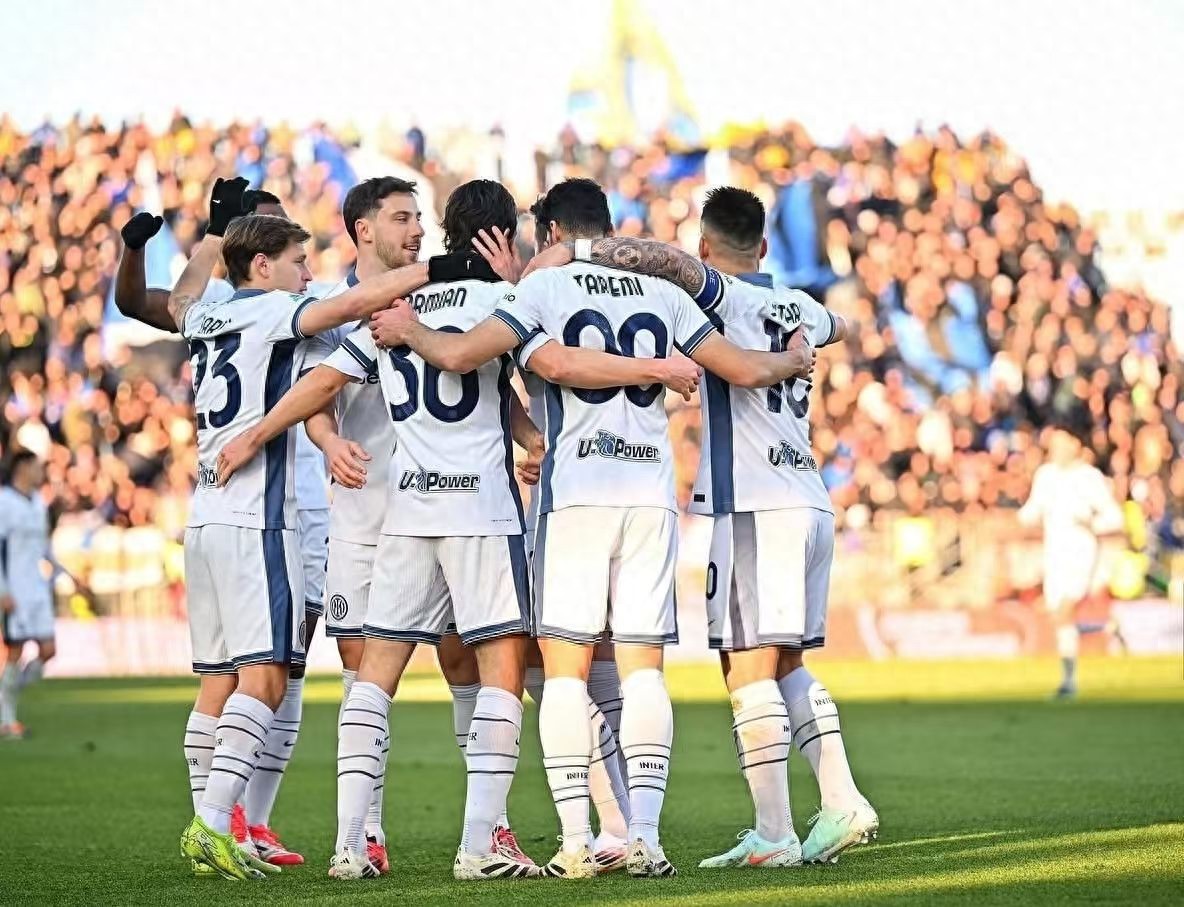 关于那不勒斯客场大胜，雄踞积分榜榜首的信息