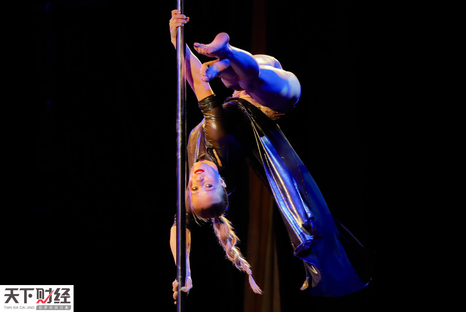 关于罗马尼亚射箭选手冷静取胜，晋级次轮的信息