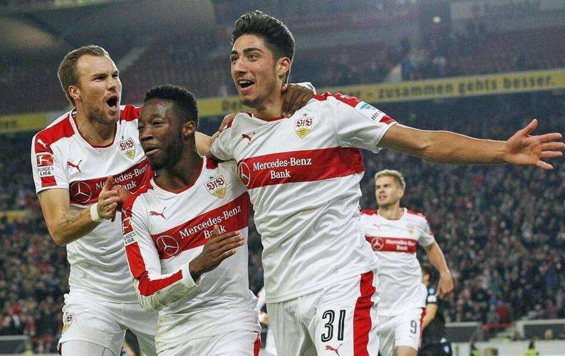 芬兰队在欧国联赛中积极进攻 芬兰队在欧国联赛中积极进攻