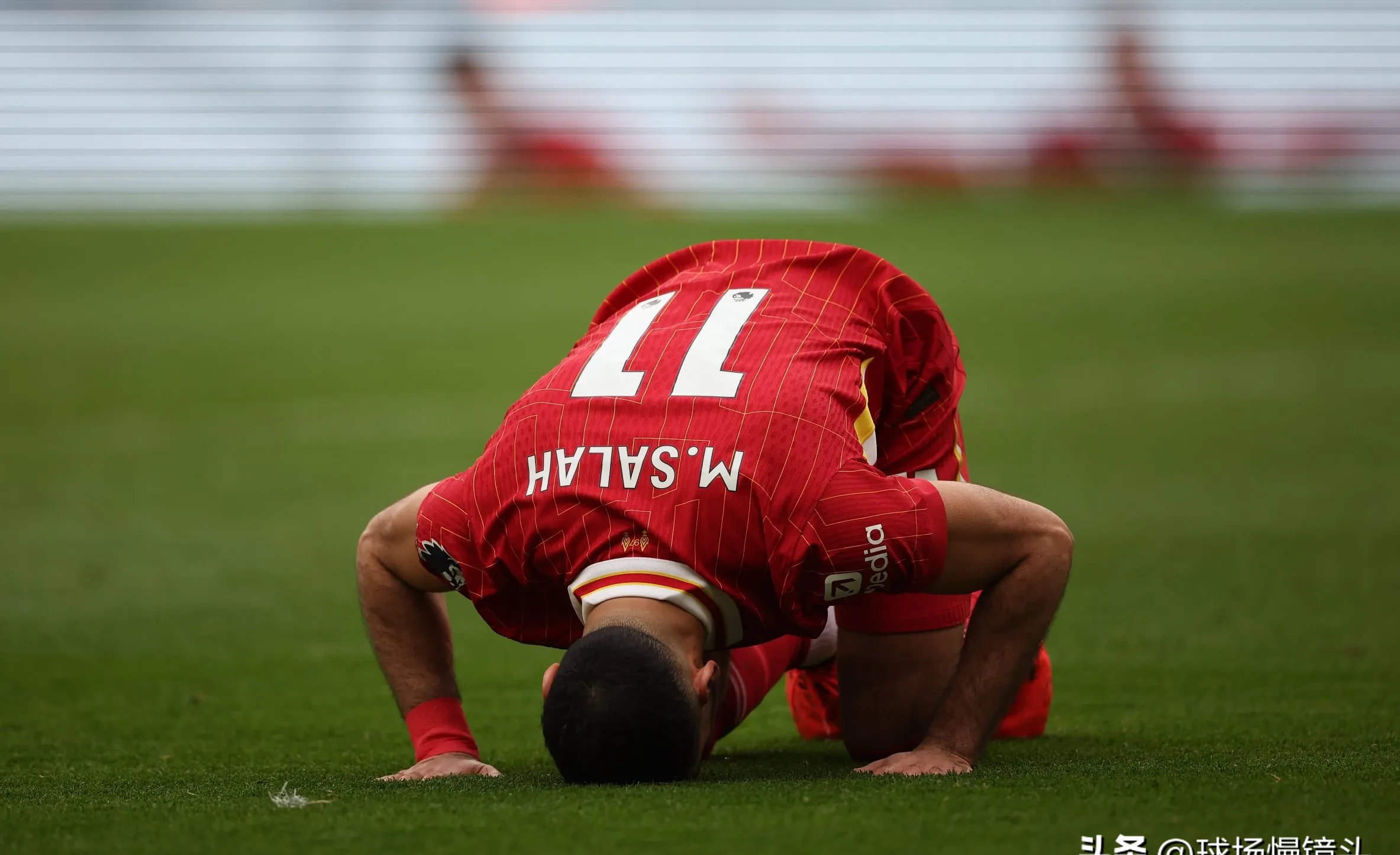 包含利物浦新援首秀破门却受伤，蓝军盼早日康复的词条