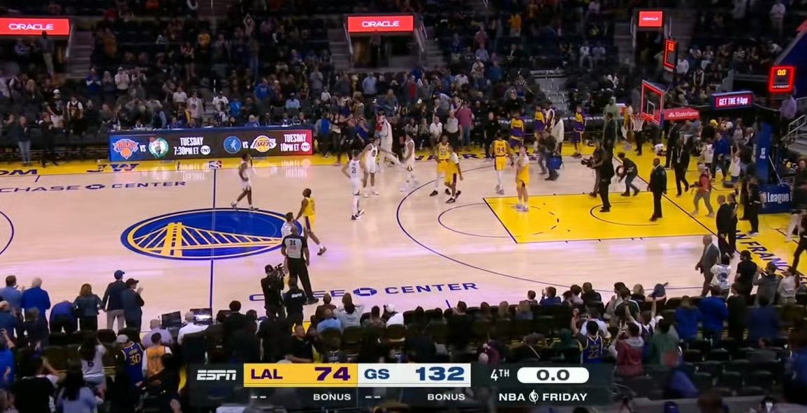 爱游戏tv-NBA季后赛：小牛惊险击败湖人晋级下一轮的简单介绍