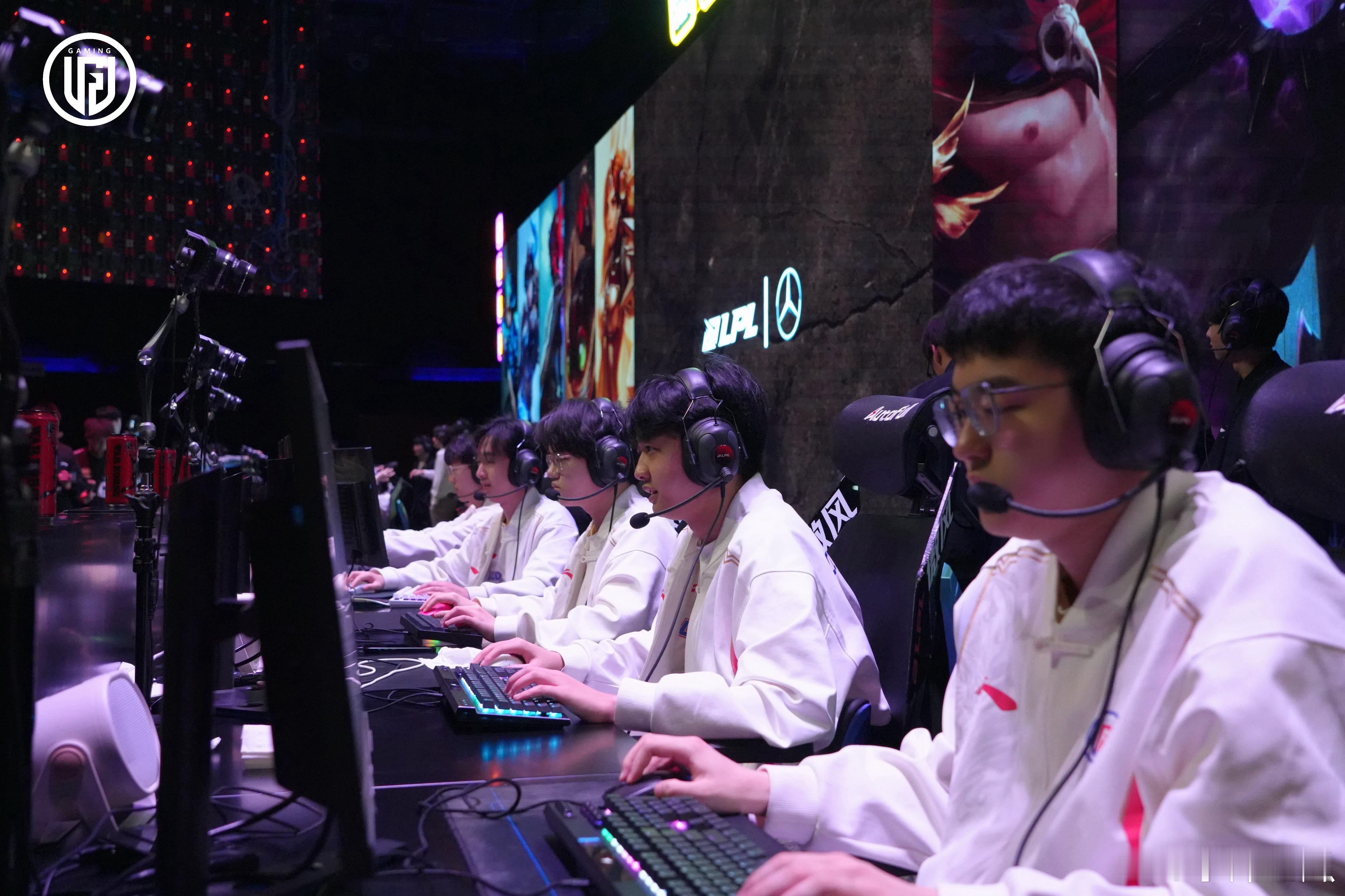 爱游戏官方-LGD碾压T1，Meiko完成史诗逆转小组赛2:1（伦敦）