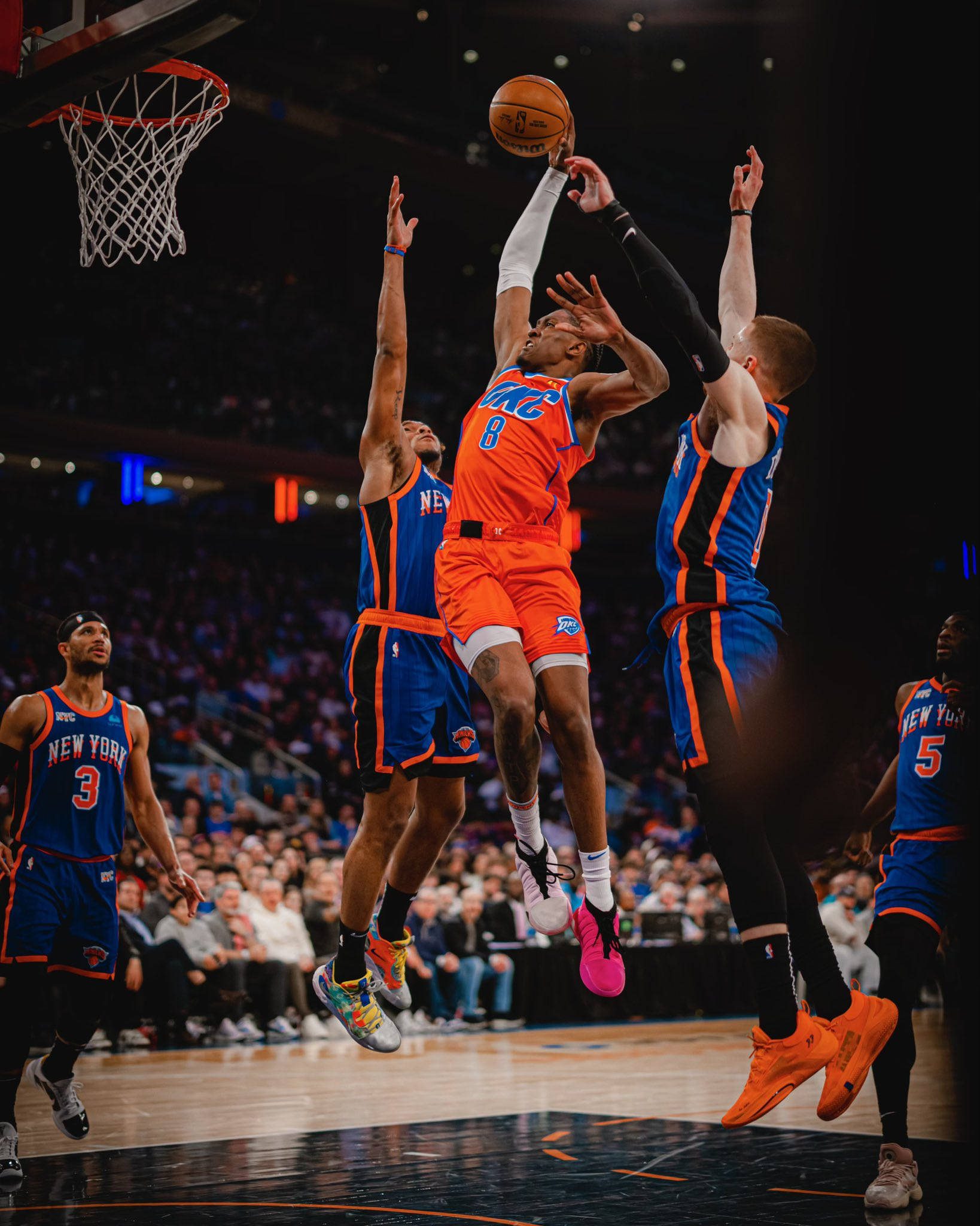 火箭主场胜利,哈登助球队翻盘 火箭主场胜利,哈登助球队翻盘