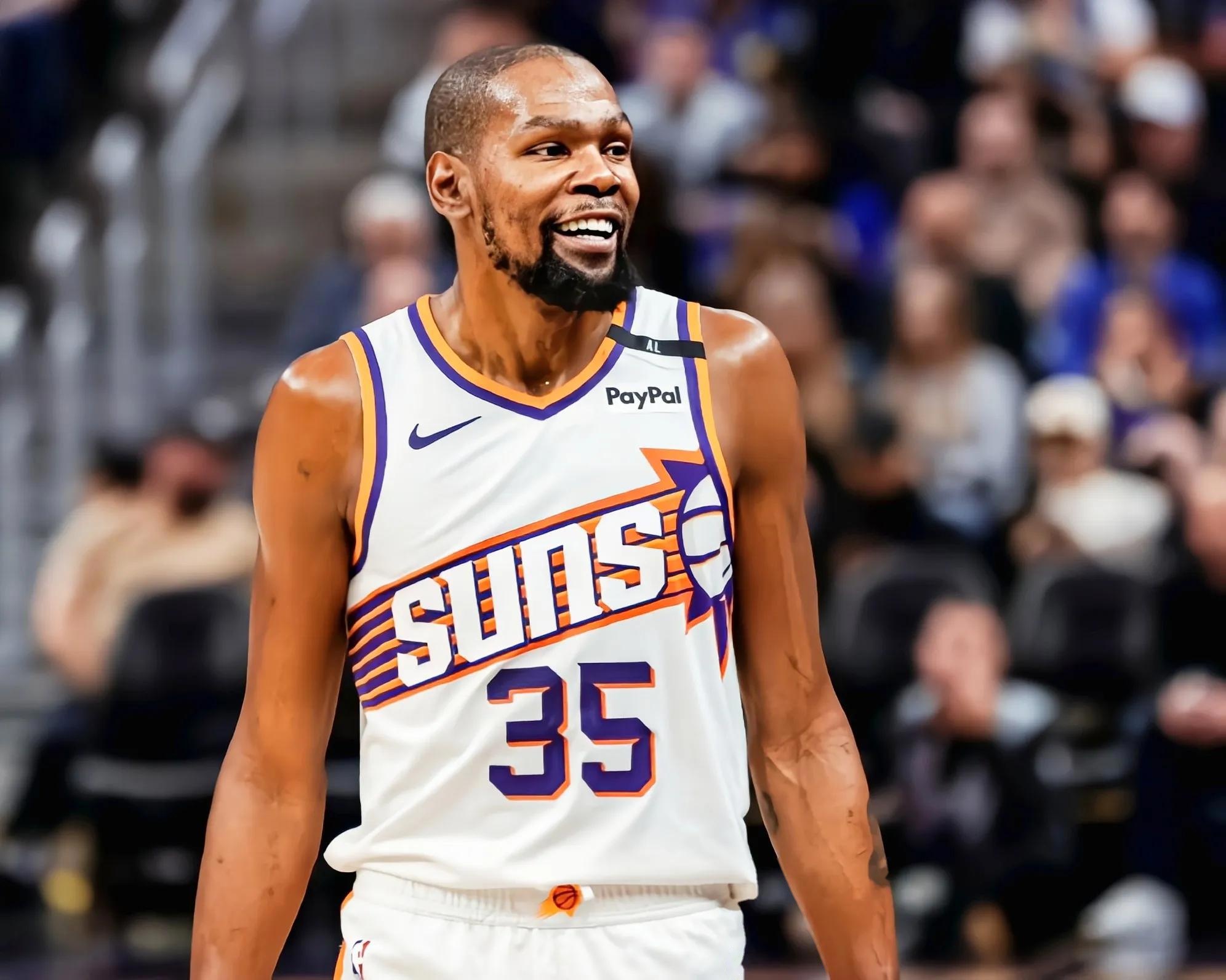 爱游戏入口-太阳客场战胜勇士，布克狂砍36分的简单介绍