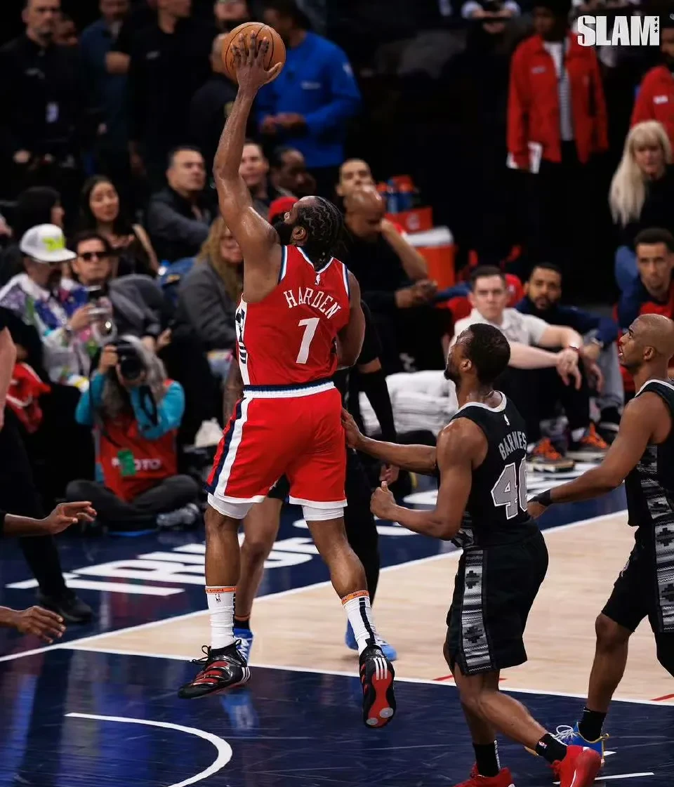 火箭轻取篮网，利拉德扛起全队