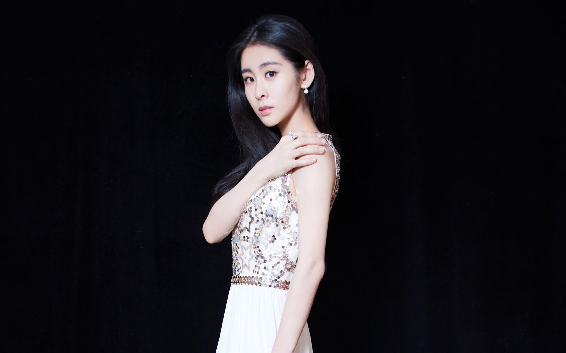 爱游戏官网-哈利伯顿闪耀全场，步行者压哨绝杀独行侠