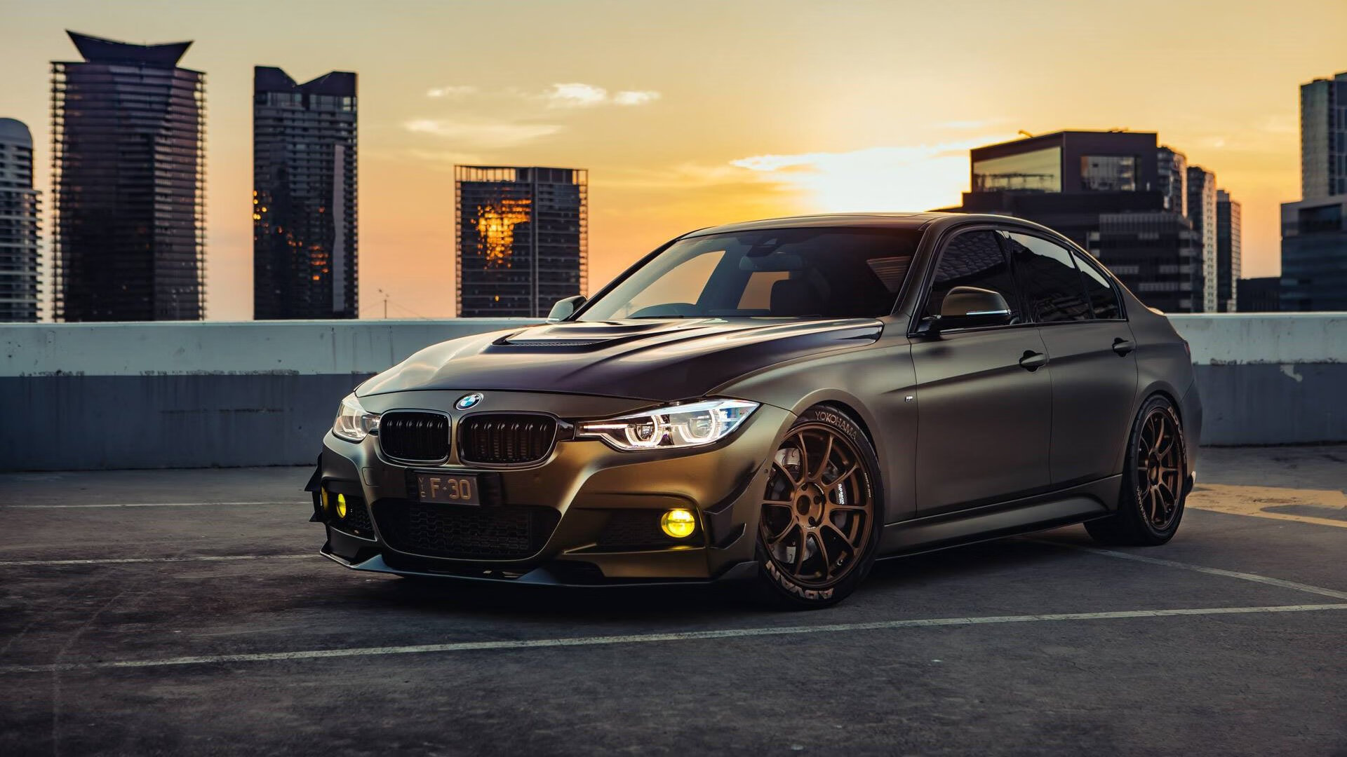 爱游戏tv-绿茵场与赛道上的王者，摩洛哥决胜喀麦隆，维尼修斯接管F1揭幕战