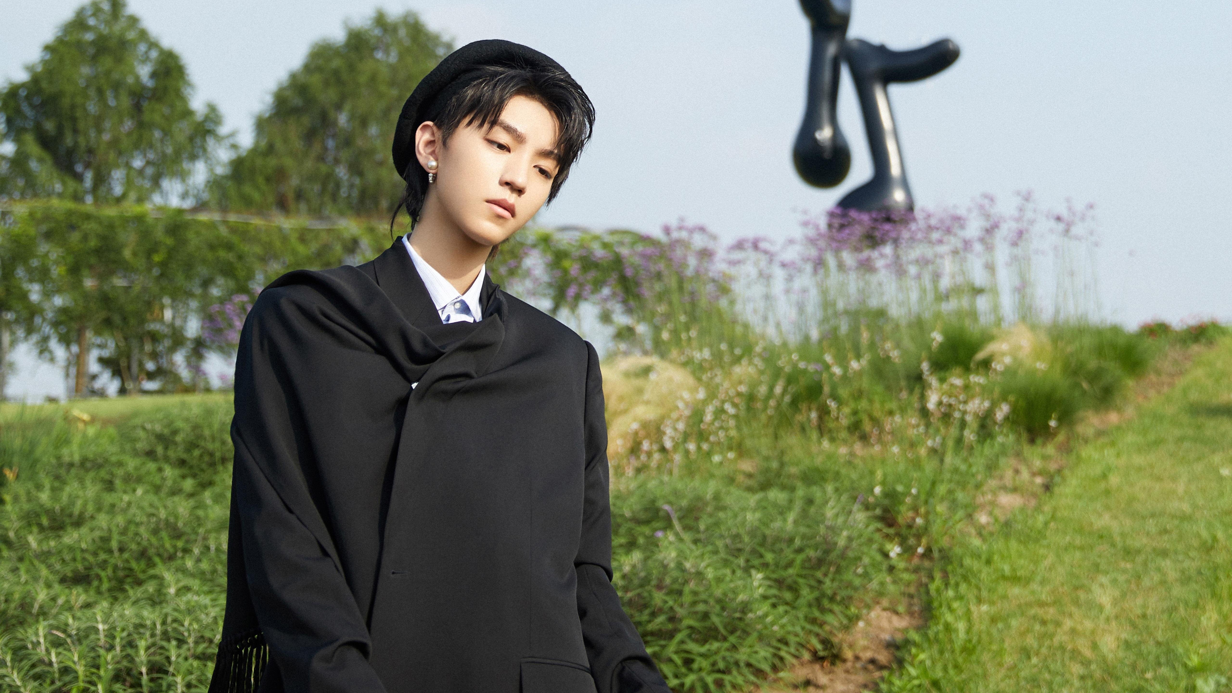 爱游戏娱乐-足球双线报捷，加纳收割巴拉圭，阿什拉夫德甲争冠战主宰赛场